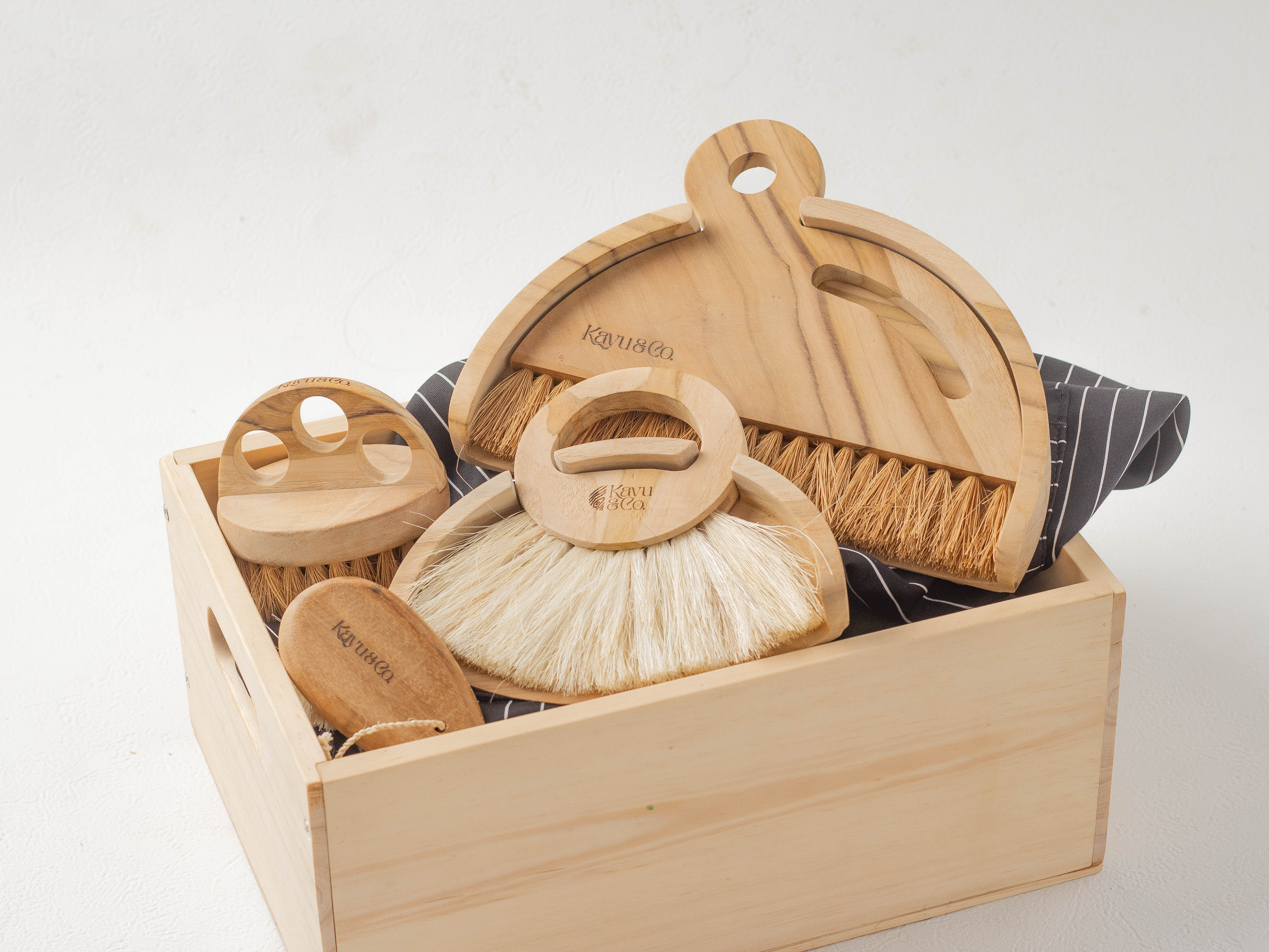 Eco-friendly wooden brushes feature natural bristles and biodegradable handles, ideal for sustainable cleaning. They are durable, gentle on skin, and reduce plastic waste, promoting environmental care.