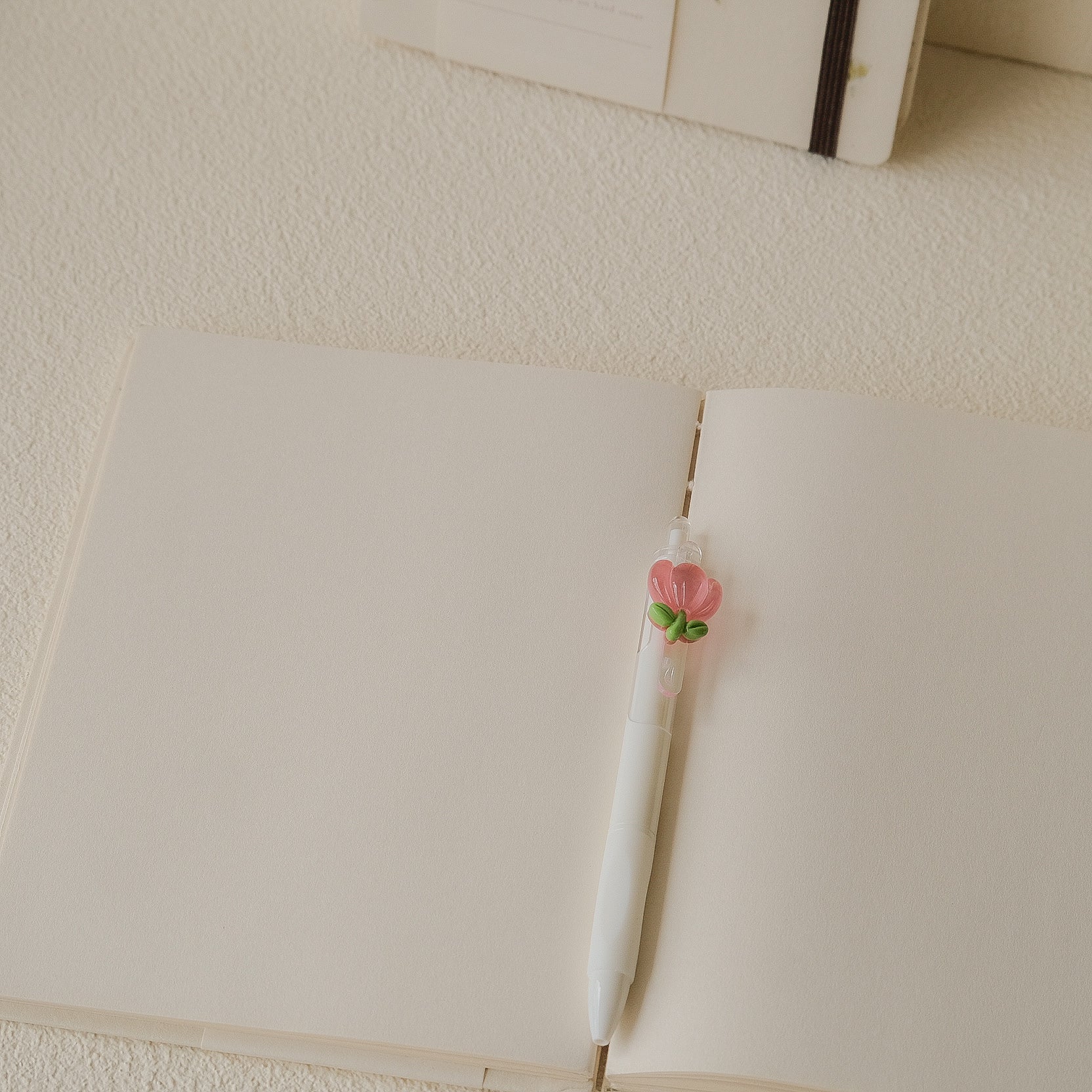 Chrysanthe A5 handmade notebook with pressed chrysanthemum petals, eco-friendly recycled paper, dust bag and flower pen – perfect for journaling or scrapbooking