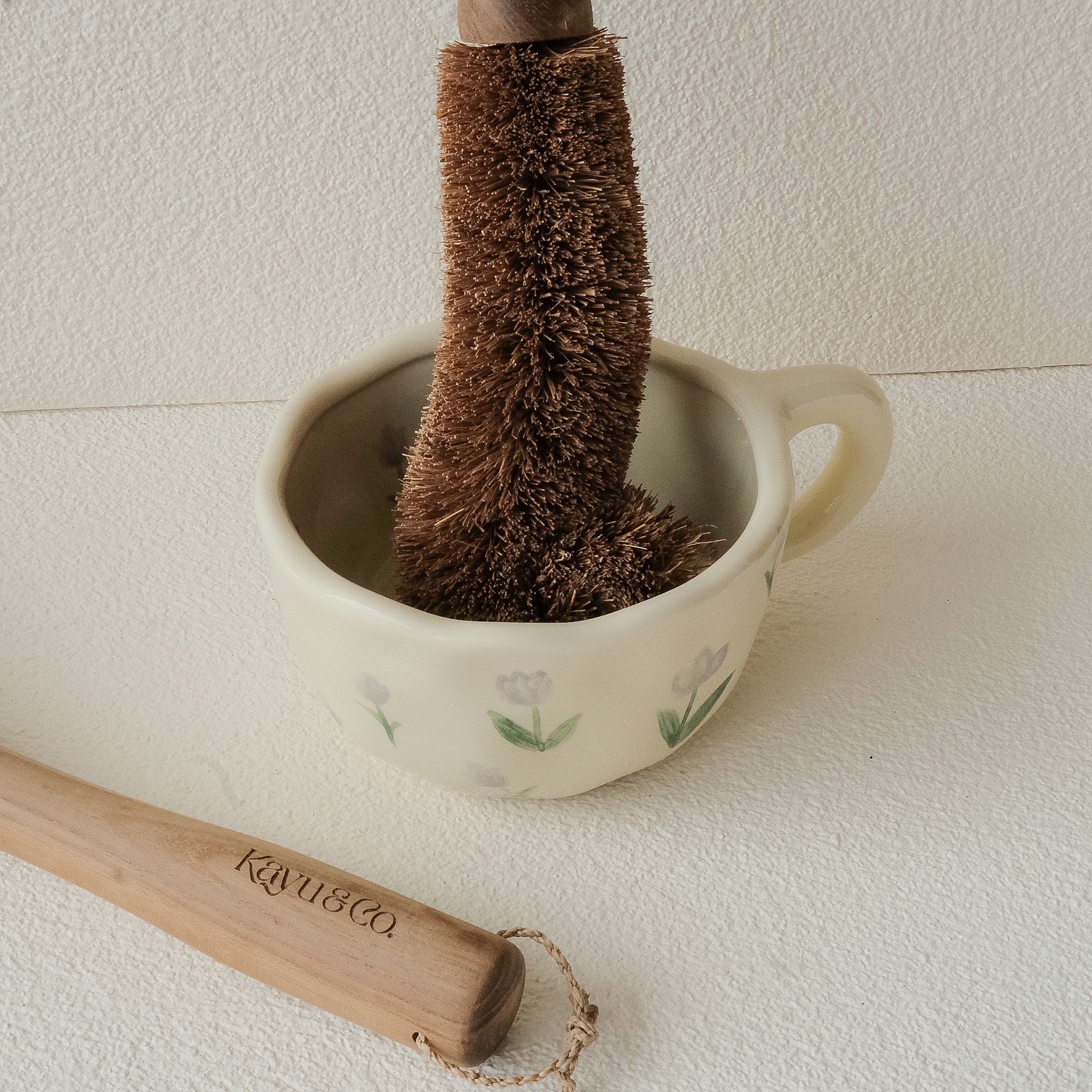 CocoClean bottle brush made from coconut bristles and teak wood handle – antibacterial, eco-friendly and mould-resistant alternative to plastic or bamboo brushes